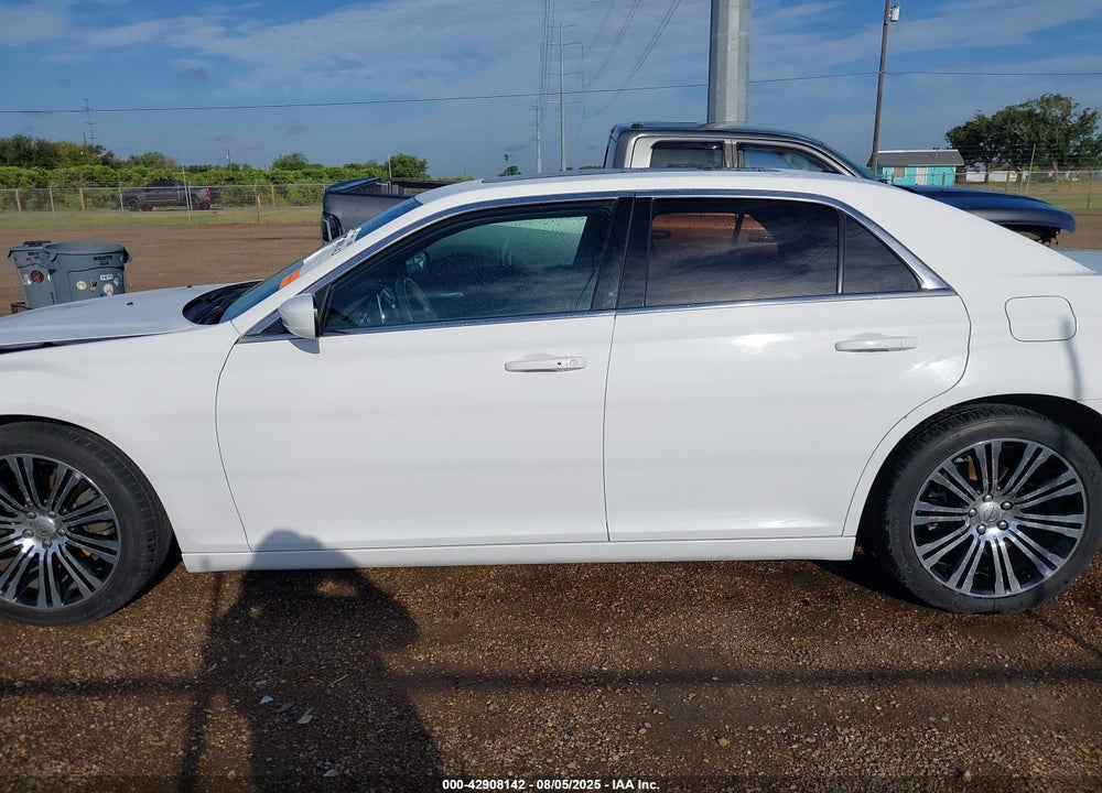 2013 CHRYSLER 300 VIN: 2C3CCABG4DH739107