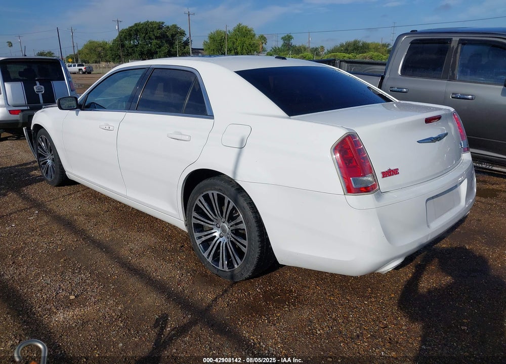 2013 CHRYSLER 300 VIN: 2C3CCABG4DH739107