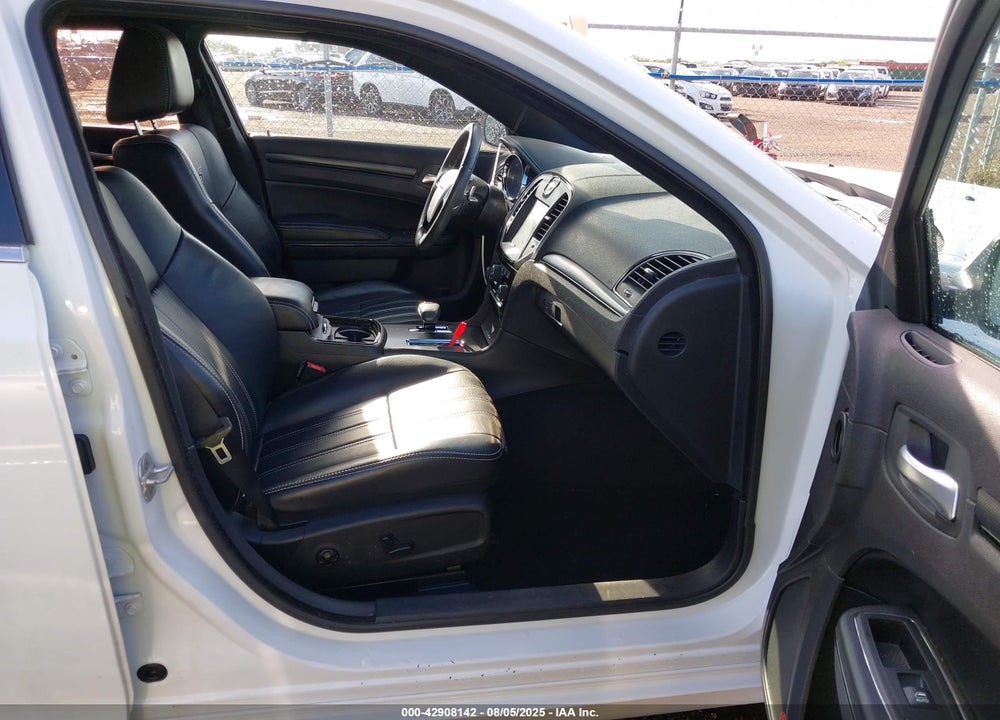 2013 CHRYSLER 300 VIN: 2C3CCABG4DH739107