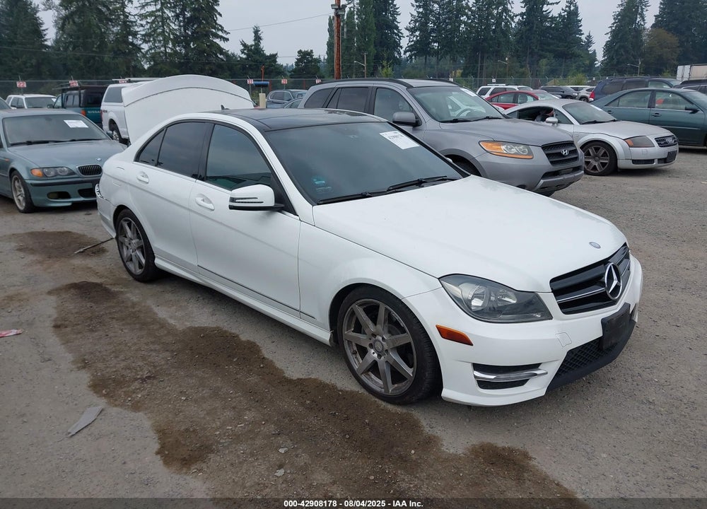 2013 MERCEDES-BENZ C 300 SPORT 4MATIC VIN: WDDGF8AB1DR253427