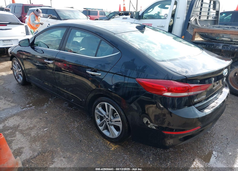 2017 HYUNDAI ELANTRA VIN: KMHD84LF5HU066853