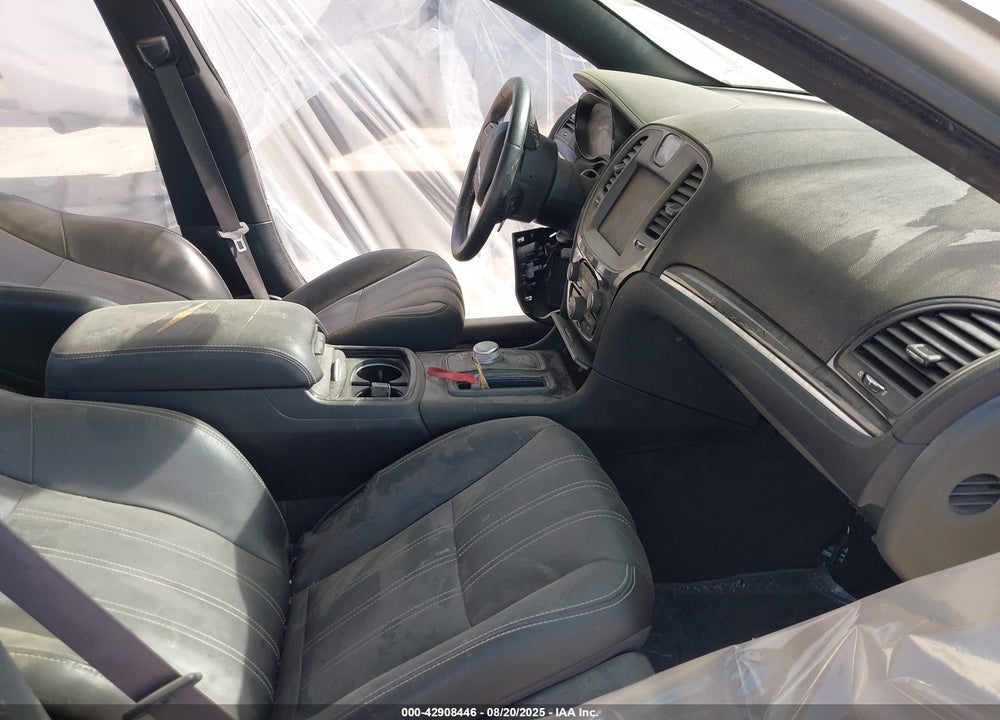 2018 CHRYSLER 300 VIN: 2C3CCABG4JH240237