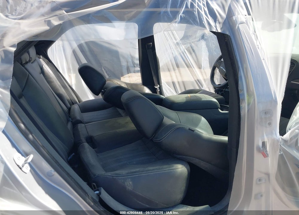 2018 CHRYSLER 300 VIN: 2C3CCABG4JH240237