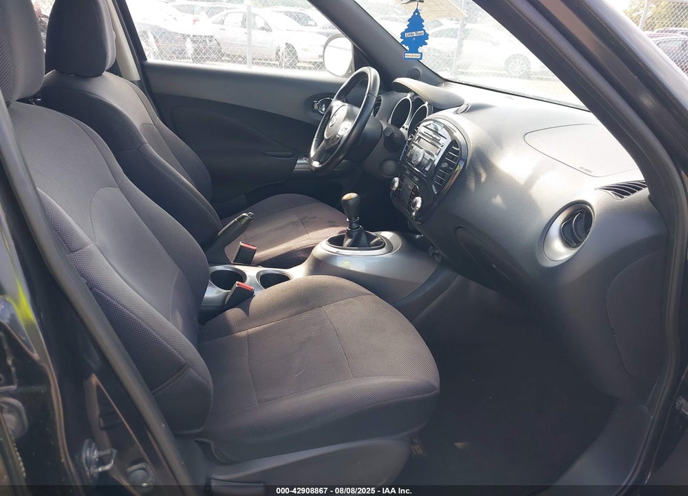 2011 NISSAN JUKE VIN: JN8AF5MR0BT007237