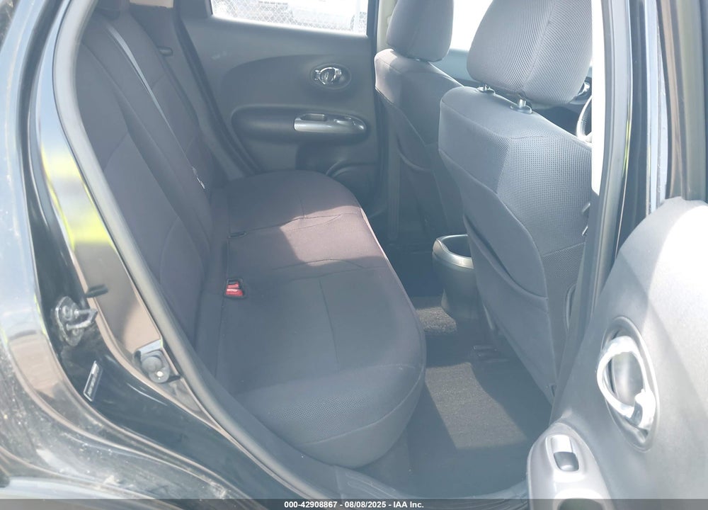 2011 NISSAN JUKE VIN: JN8AF5MR0BT007237
