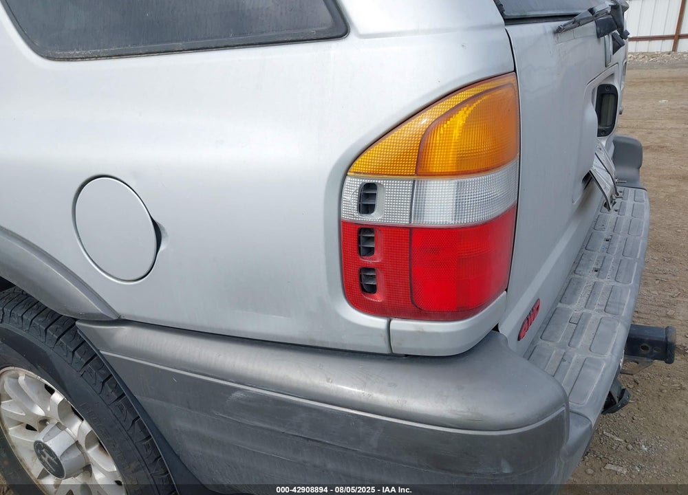 2001 HONDA PASSPORT EX/LX VIN: 4S6DM58W714413736
