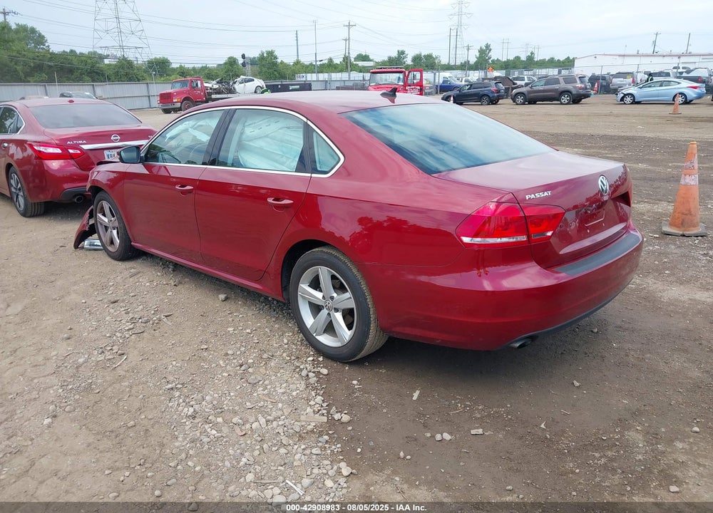 2015 VOLKSWAGEN PASSAT VIN: 1VWAS7A38FC082919