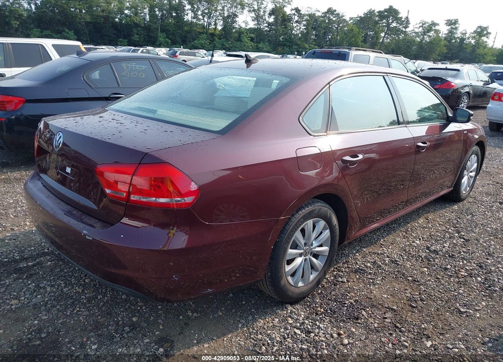 2014 VOLKSWAGEN PASSAT VIN: 1VWAP7A33EC018044