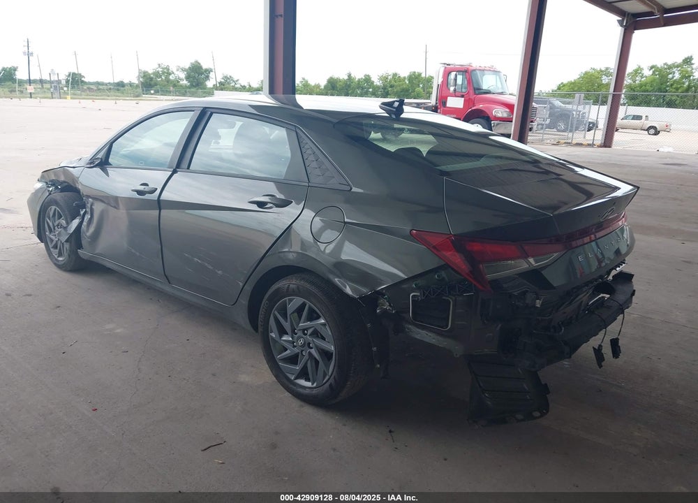 2024 HYUNDAI ELANTRA SEL VIN: KMHLM4DG3RU766175