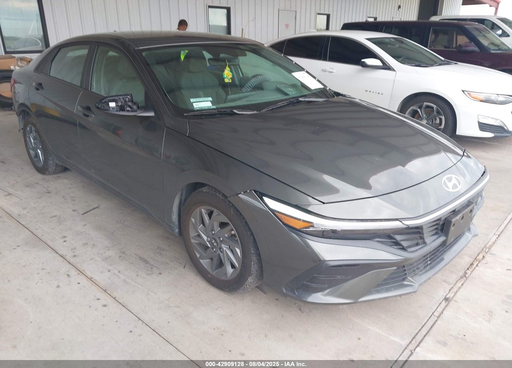 2024 HYUNDAI ELANTRA SEL VIN: KMHLM4DG3RU766175