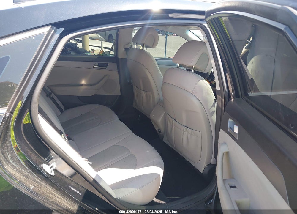 2016 HYUNDAI SONATA VIN: 5NPE24AF5GH322401