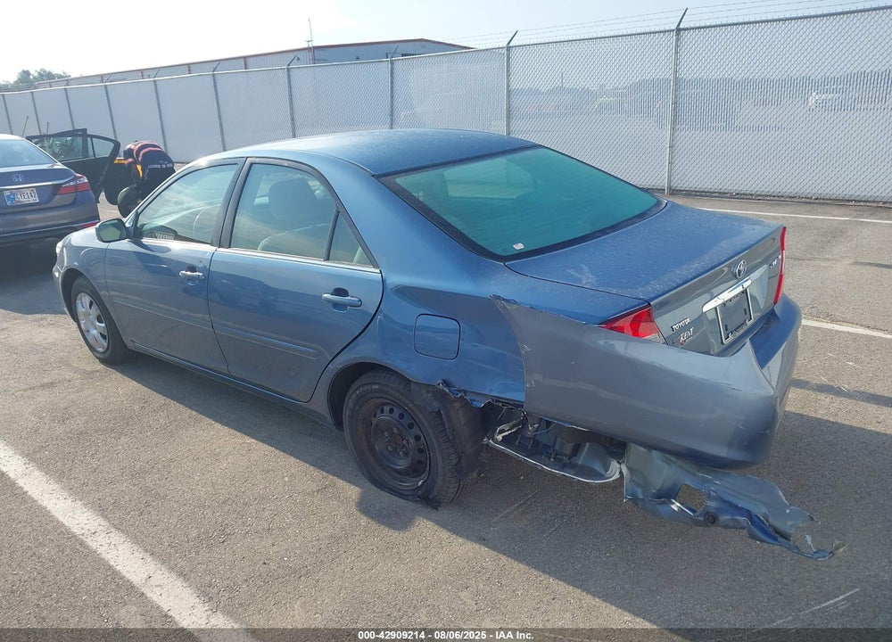 2004 TOYOTA CAMRY LE VIN: 4T1BE32K04U819160
