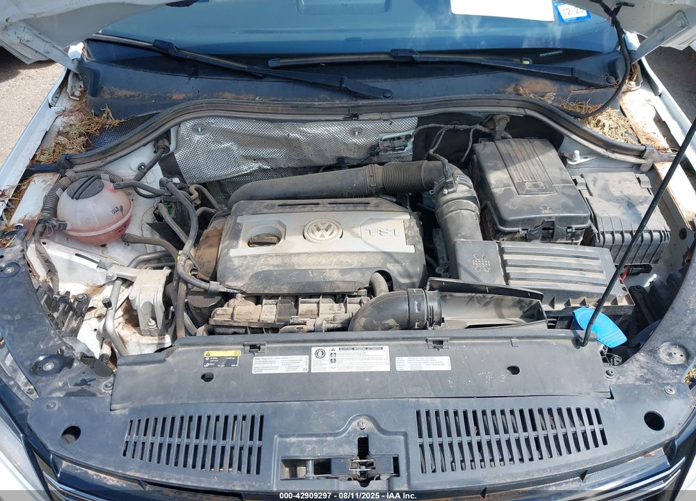 2017 VOLKSWAGEN TIGUAN VIN: WVGAV7AX4HK004719