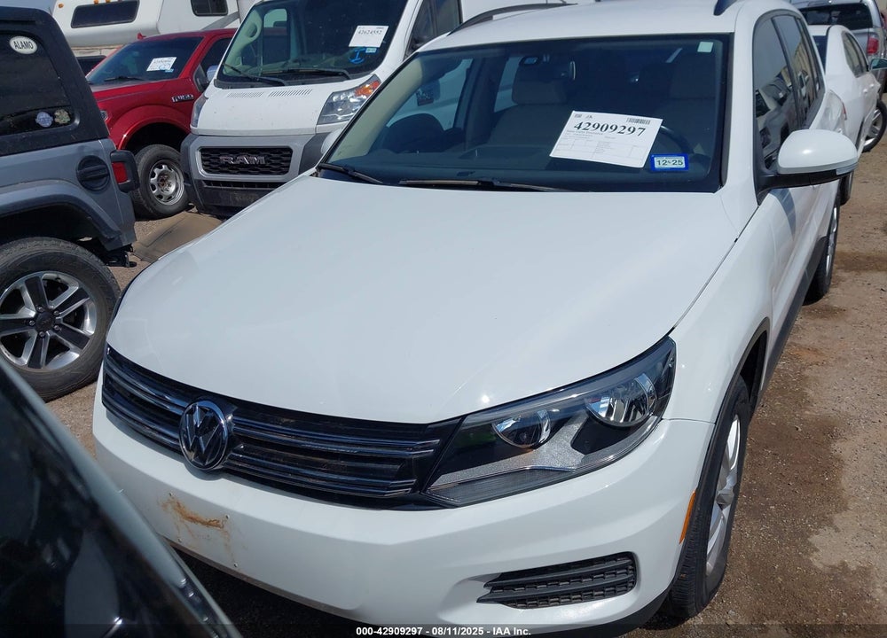 2017 VOLKSWAGEN TIGUAN VIN: WVGAV7AX4HK004719