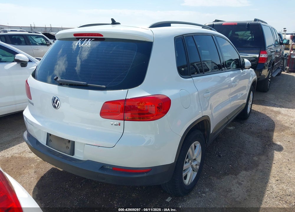 2017 VOLKSWAGEN TIGUAN VIN: WVGAV7AX4HK004719