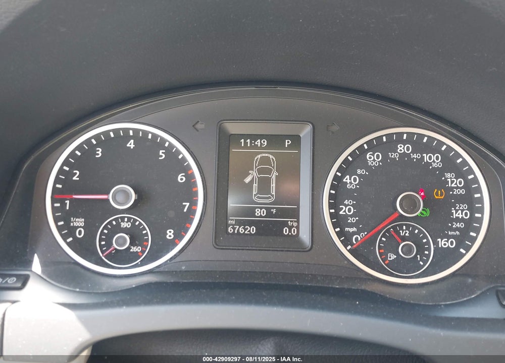 2017 VOLKSWAGEN TIGUAN VIN: WVGAV7AX4HK004719