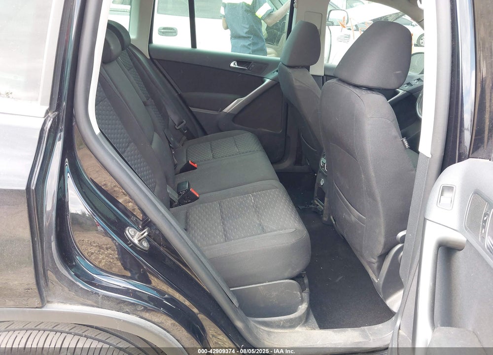 2009 VOLKSWAGEN TIGUAN VIN: WVGAV75NX9W545633