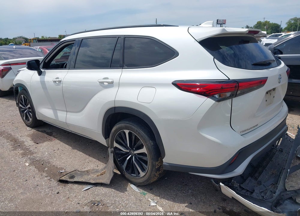 2021 TOYOTA HIGHLANDER VIN: 5TDLZRAH4MS033887