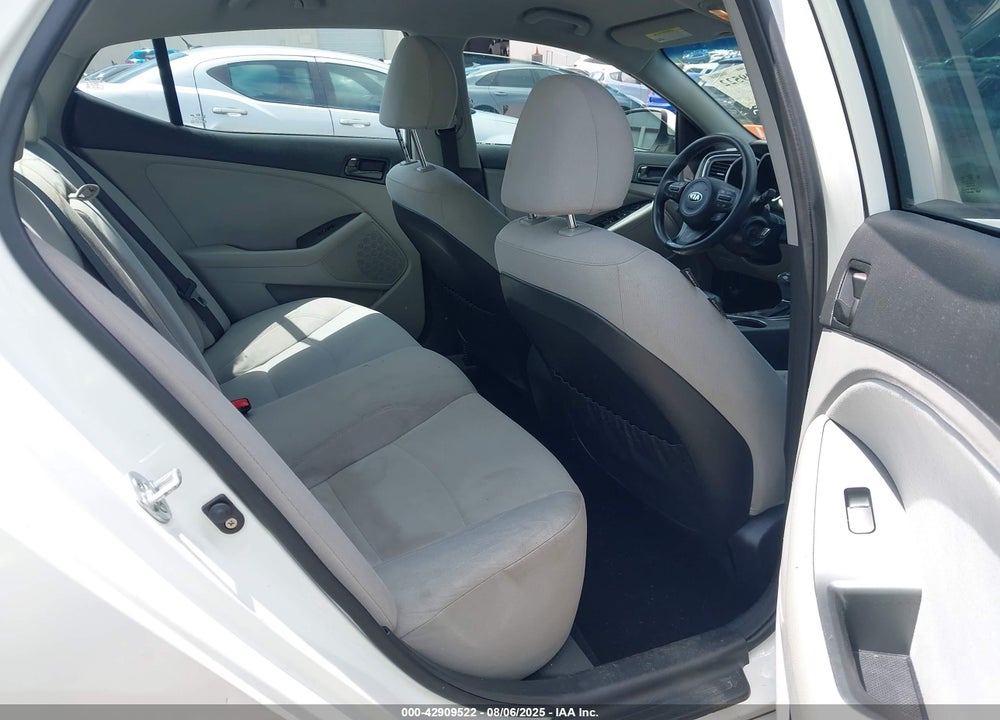 2015 KIA OPTIMA VIN: KNAGM4A78F5619329