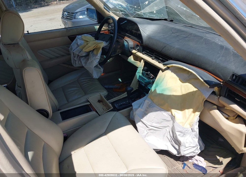 1990 MERCEDES-BENZ 300 SE VIN: WDBCA24E2LA534027