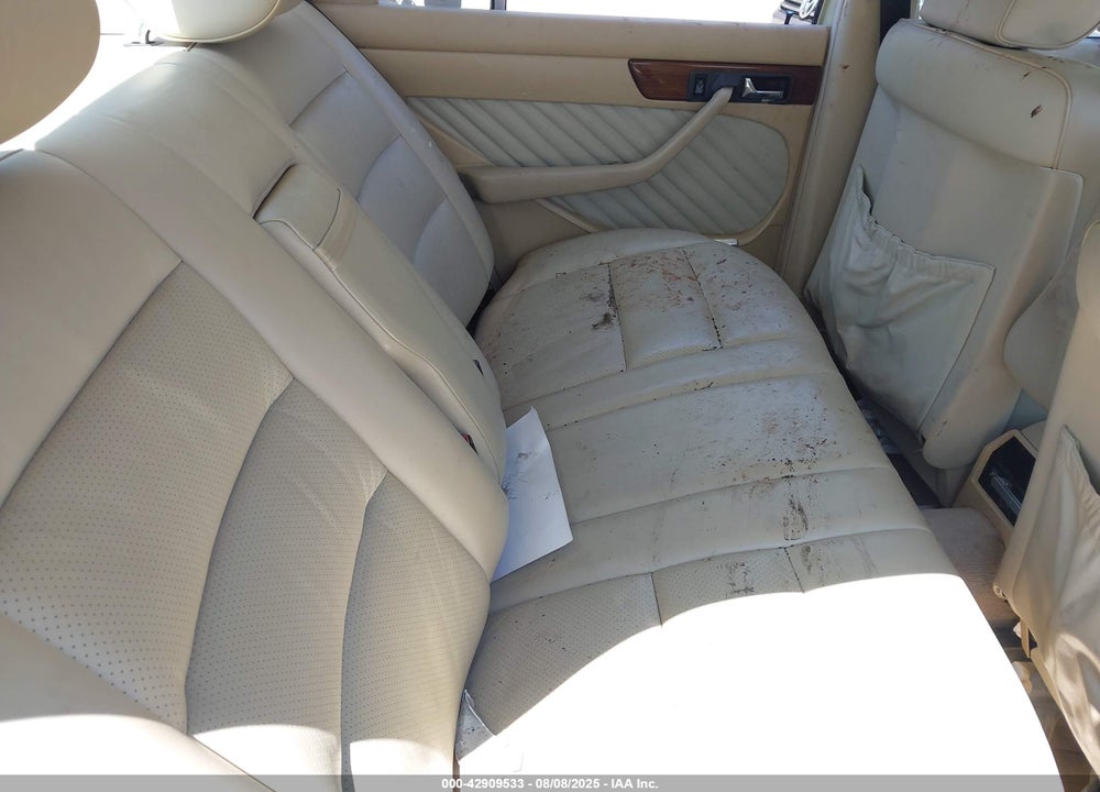 1990 MERCEDES-BENZ 300 SE VIN: WDBCA24E2LA534027