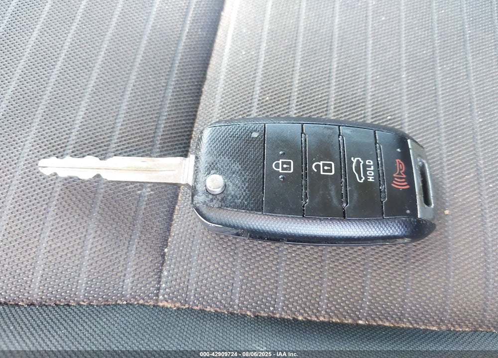 2018 KIA FORTE VIN: 3KPFL4A76JE176015