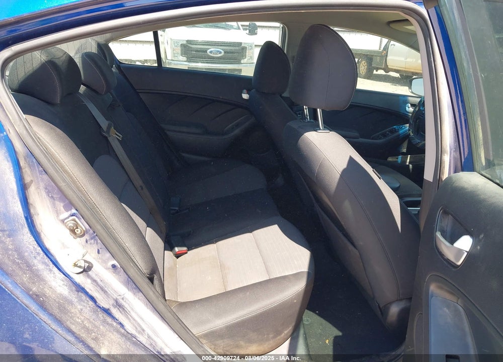 2018 KIA FORTE VIN: 3KPFL4A76JE176015