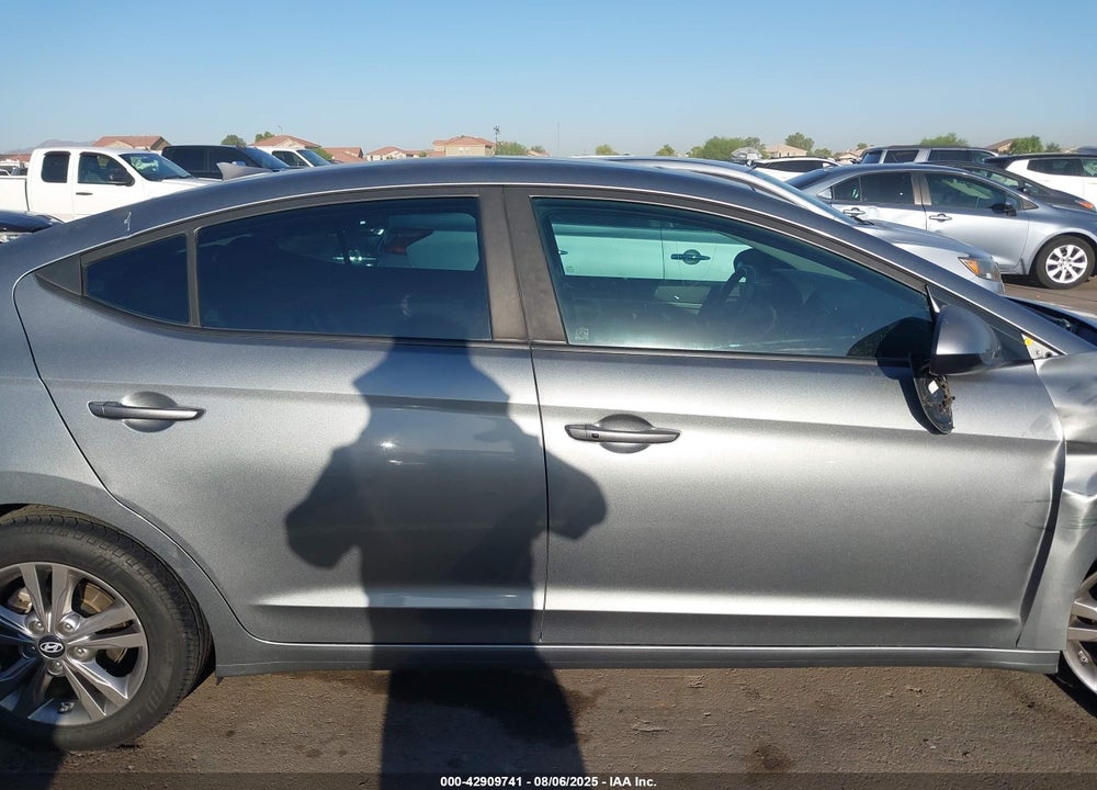 2018 HYUNDAI ELANTRA VIN: KMHD84LFXJU513120