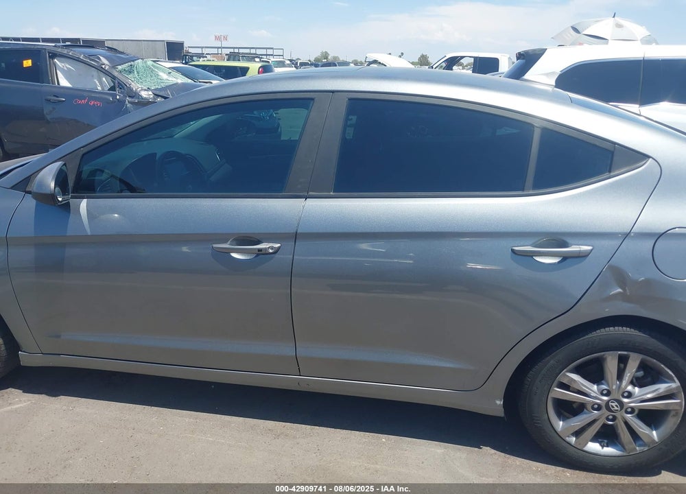 2018 HYUNDAI ELANTRA VIN: KMHD84LFXJU513120
