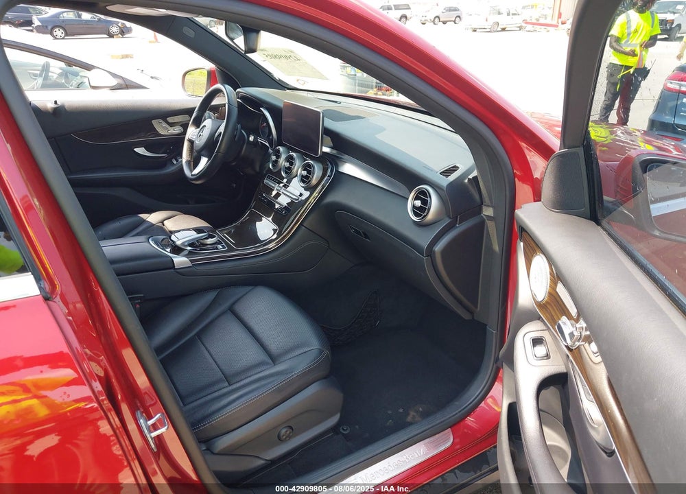 2017 MERCEDES-BENZ GLC 300 4MATIC VIN: WDC0G4KB8HF162009
