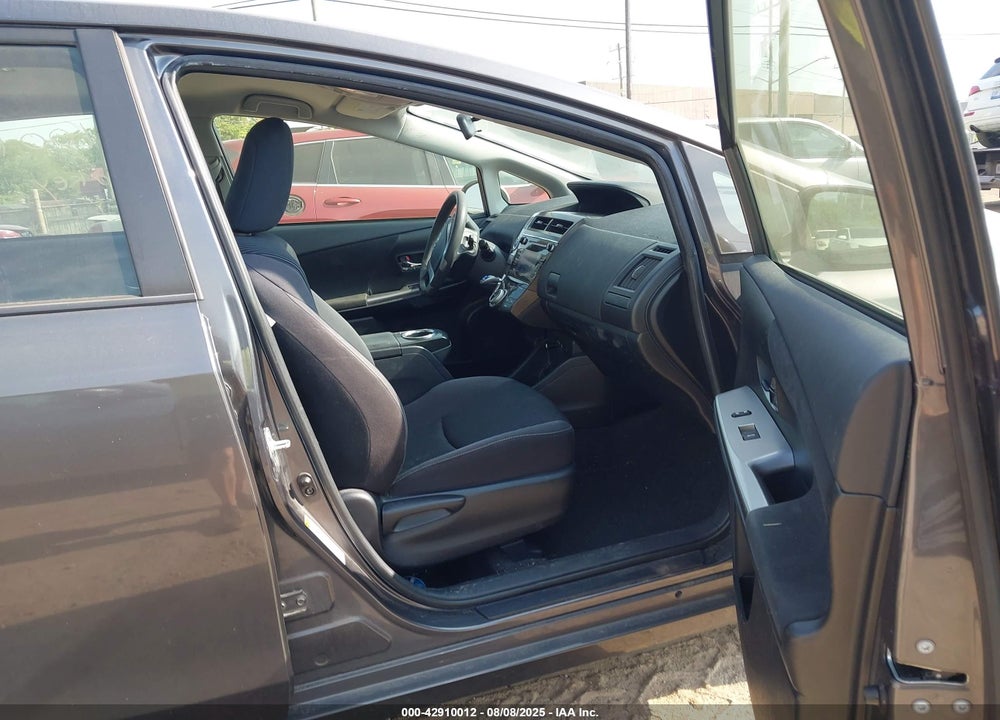 2015 TOYOTA PRIUS V VIN: JTDZN3EUXFJ015856