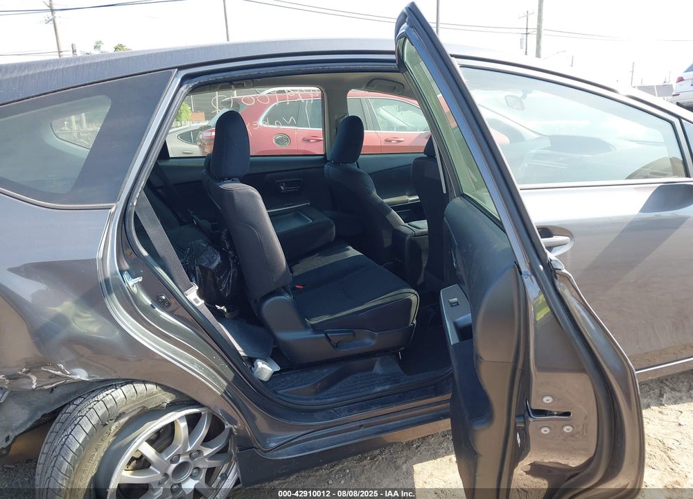 2015 TOYOTA PRIUS V VIN: JTDZN3EUXFJ015856