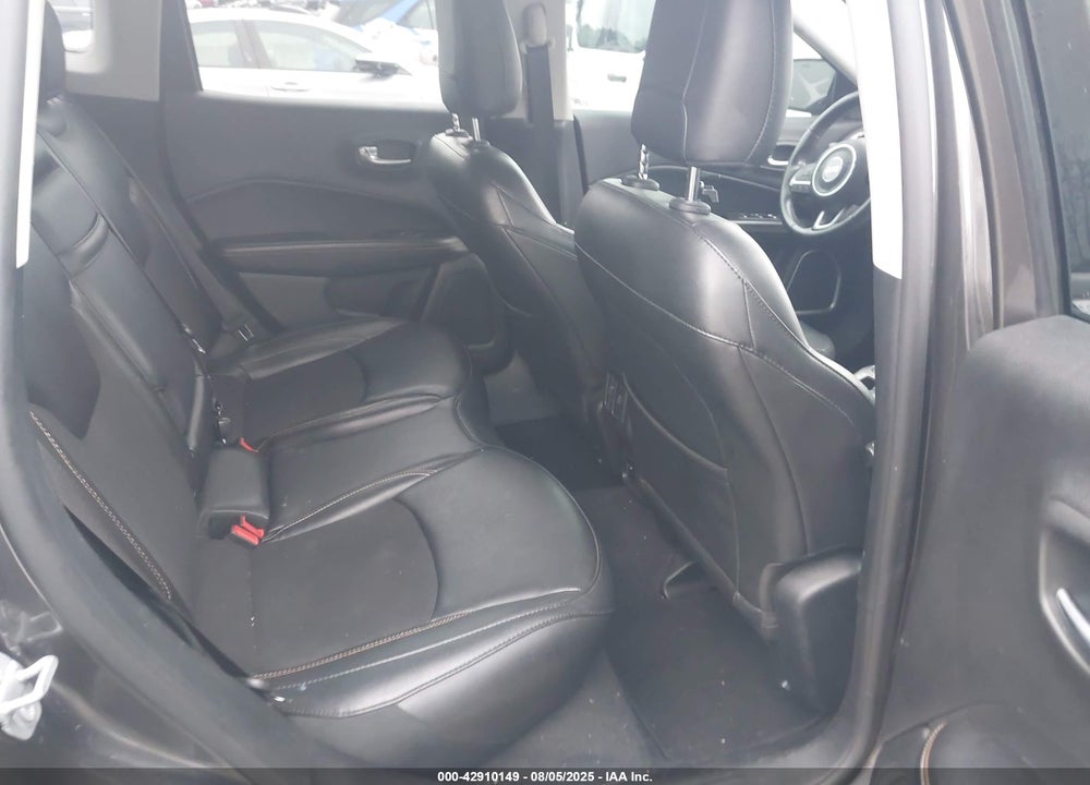 2019 JEEP COMPASS VIN: 3C4NJCBB2KT636458
