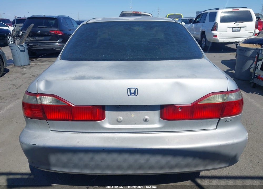 2000 HONDA ACCORD 2.3 LX VIN: 1HGCG5646YA030319