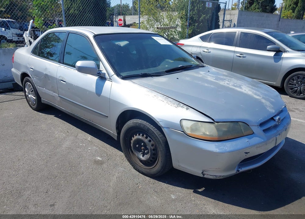 2000 HONDA ACCORD 2.3 LX VIN: 1HGCG5646YA030319