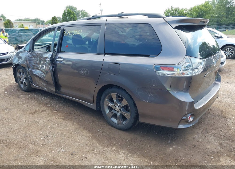 2014 TOYOTA SIENNA SE 8 PASSENGER VIN: 5TDXK3DC5ES417830