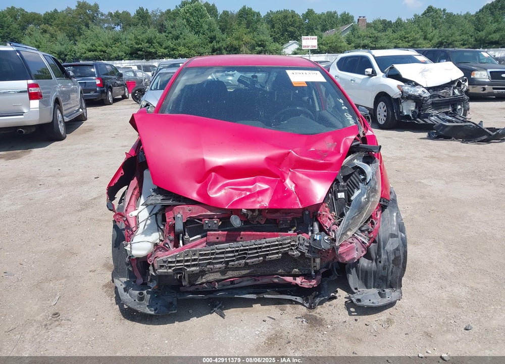 2013 HONDA FIT VIN: JHMGE8H5XDC014490