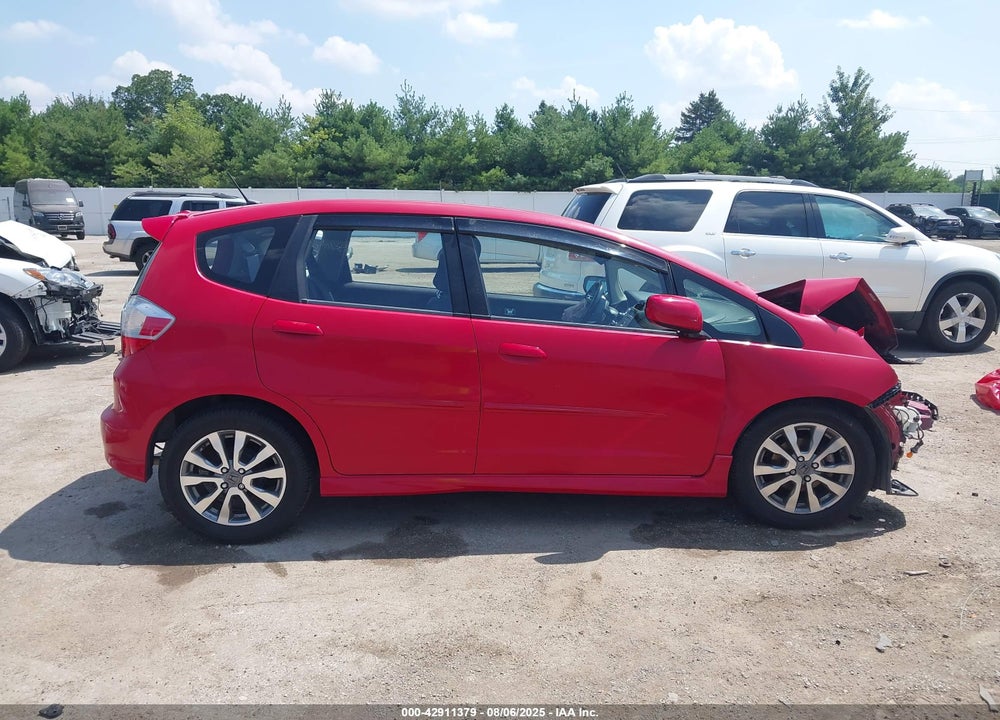 2013 HONDA FIT VIN: JHMGE8H5XDC014490