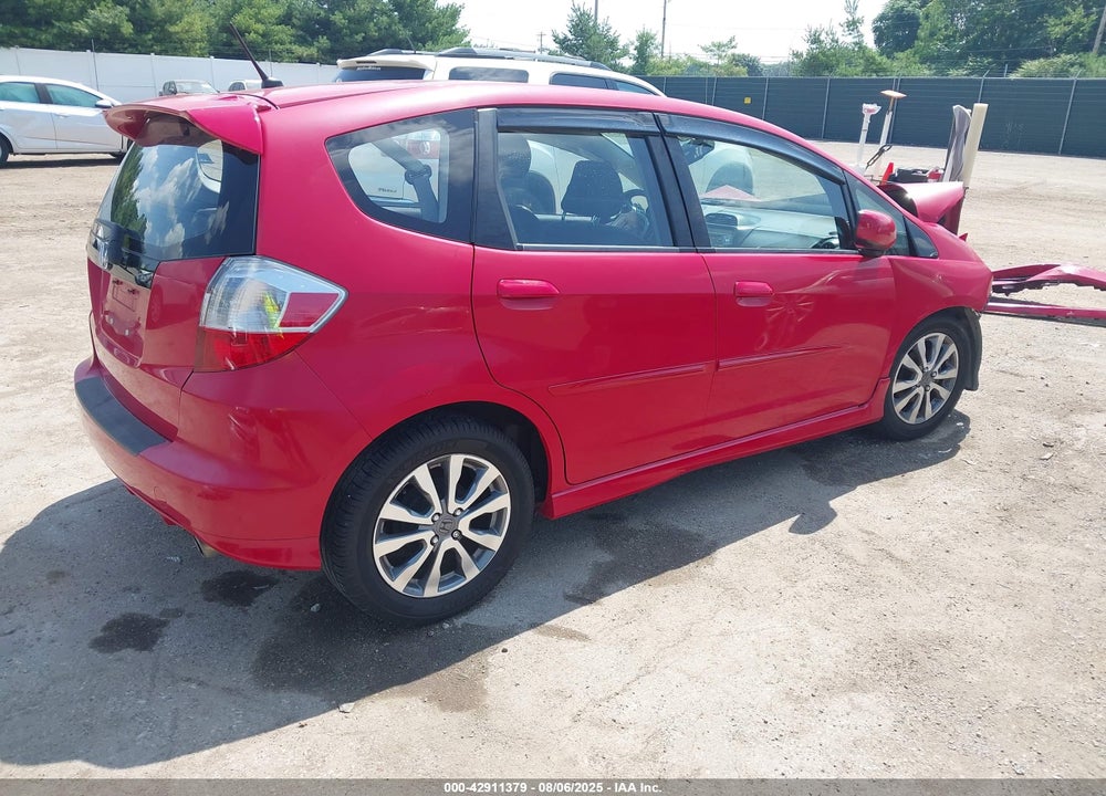2013 HONDA FIT VIN: JHMGE8H5XDC014490