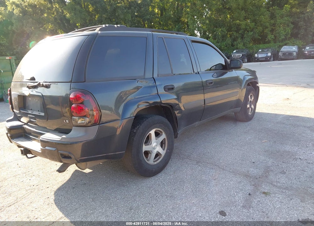 2005 CHEVROLET TRAILBLAZER LS VIN: 1GNDS13S452134494
