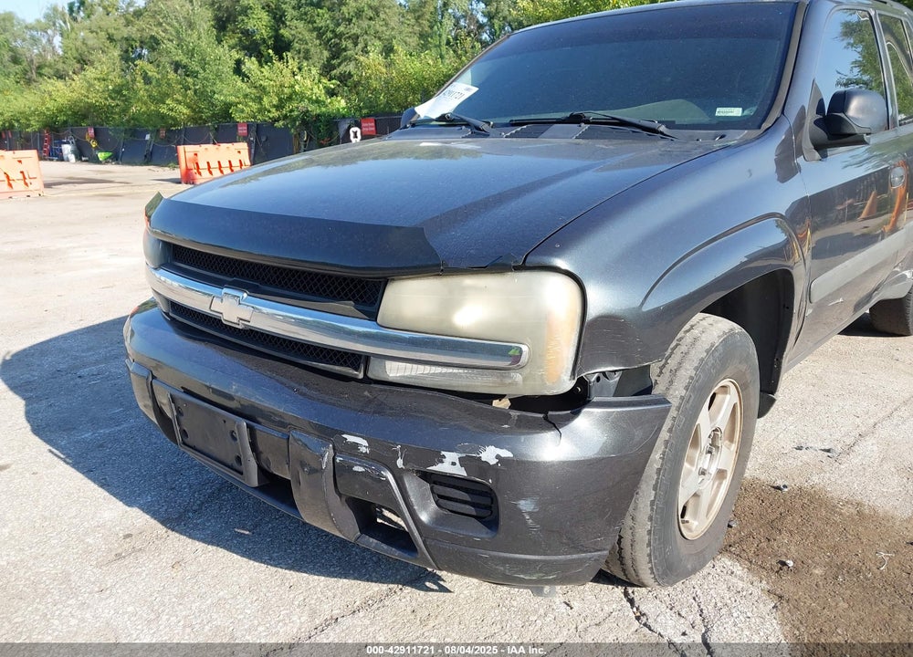 2005 CHEVROLET TRAILBLAZER LS VIN: 1GNDS13S452134494