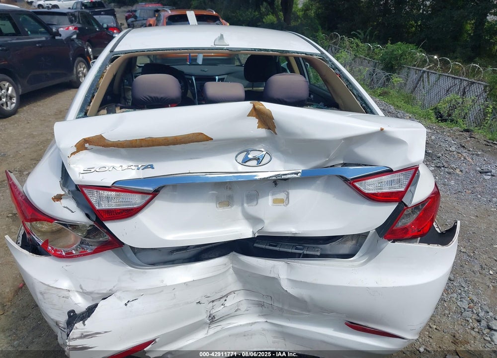 2013 HYUNDAI SONATA VIN: 5NPEB4AC0DH749065