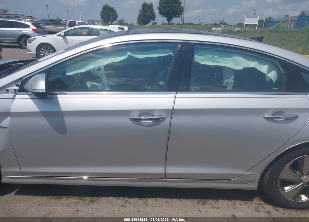 2017 HYUNDAI SONATA HYBRID VIN: KMHE34L14HA044996