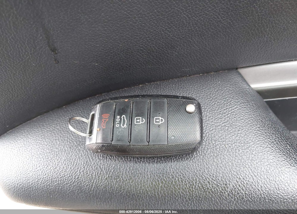 2020 KIA OPTIMA VIN: 5XXGT4L34LG388081