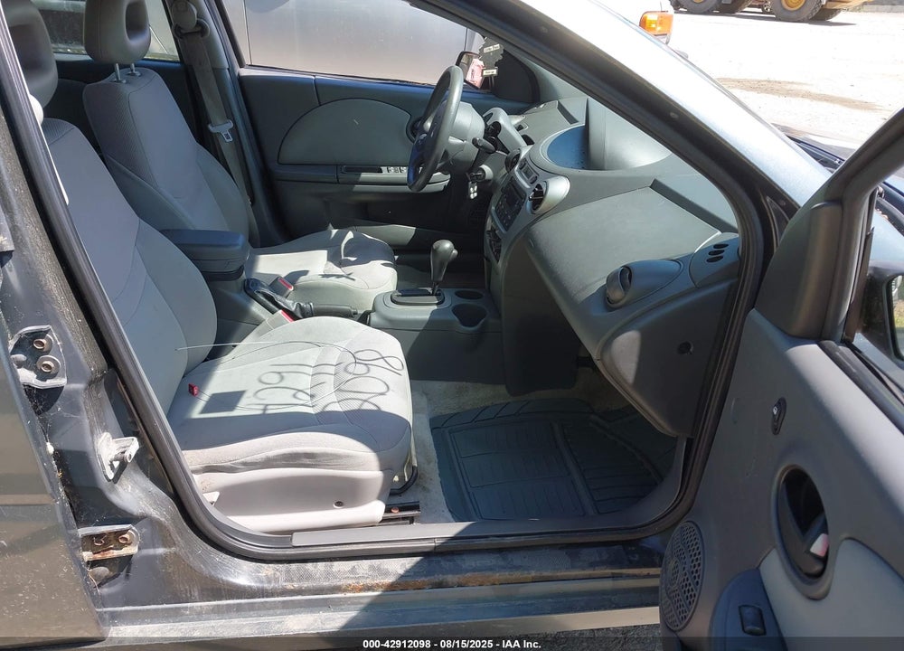 2004 SATURN ION 2 VIN: 1G8AJ52F24Z131569