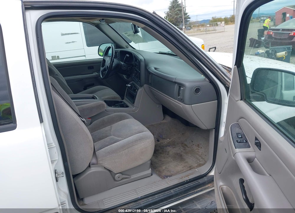 2005 CHEVROLET SUBURBAN 1500 LS VIN: 1GNFK16Z65R221158