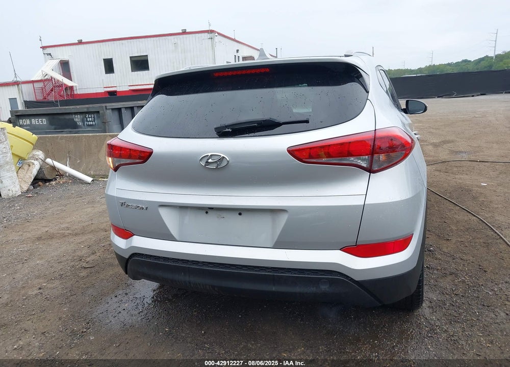 2018 HYUNDAI TUCSON VIN: KM8J33A44JU680327
