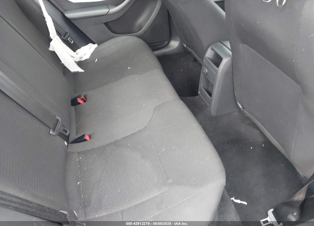 2015 VOLKSWAGEN JETTA VIN: 3VW2K7AJ8FM357786