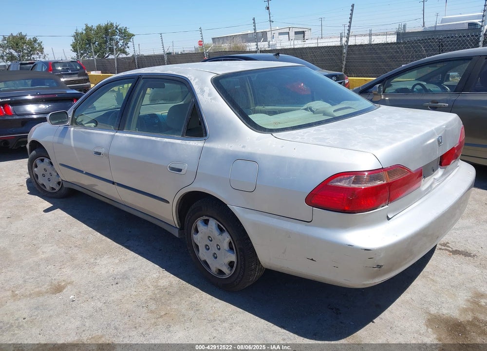 1998 HONDA ACCORD LX VIN: 1HGCG5643WA213982