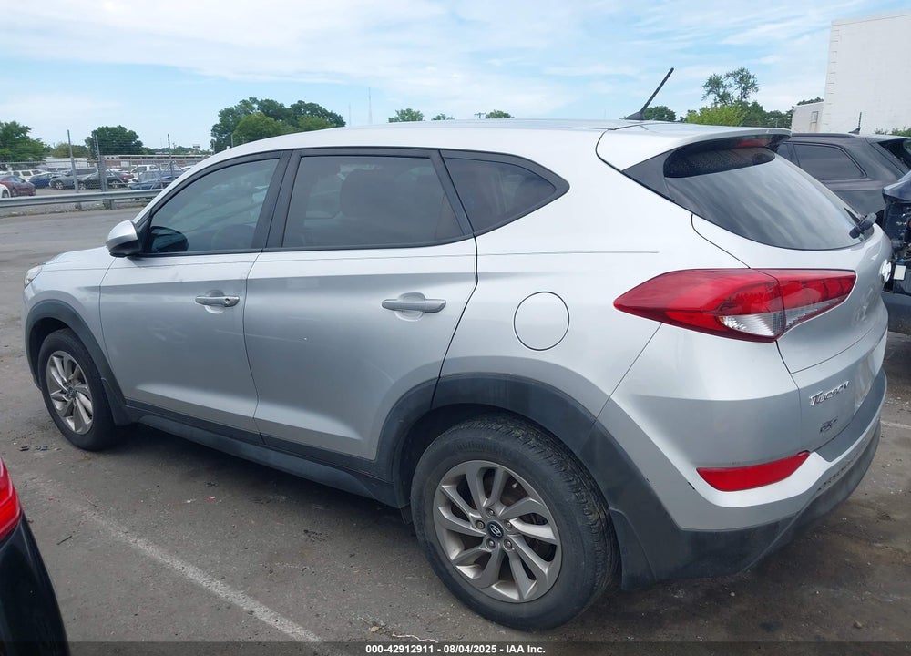 2018 HYUNDAI TUCSON SE VIN: KM8J23A40JU693725